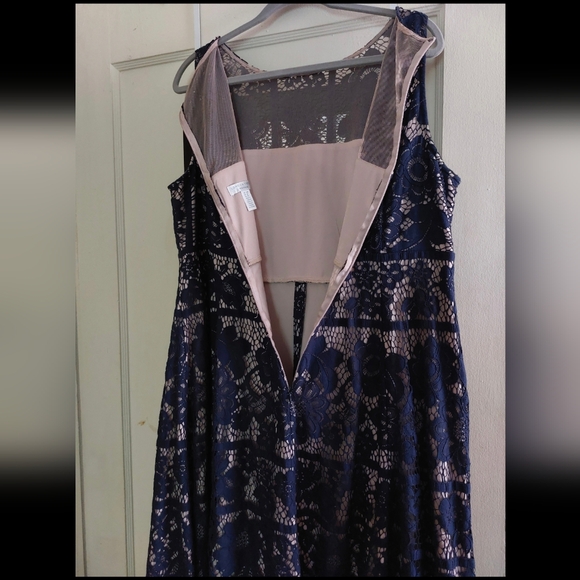 London Times Women's Plus Size (16W) Flower Bloom Lace Fit and Flare Dress - Picture 10 of 15